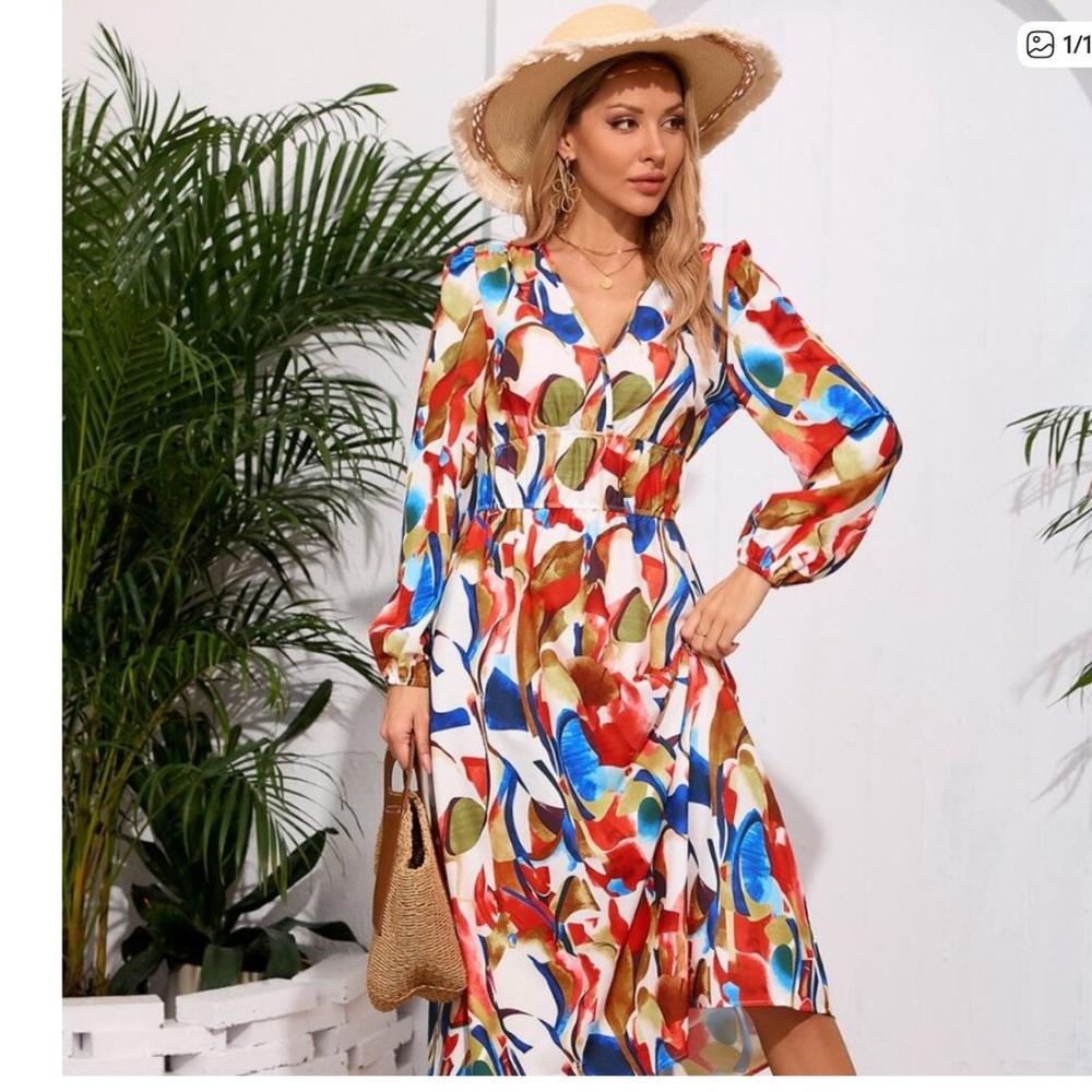 - New tired maxi dress abstract art with short puff sleeves size XL